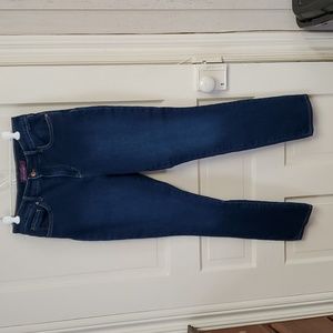 Gloria Vanderbilt Size 8 stretch dark wash skinny jean